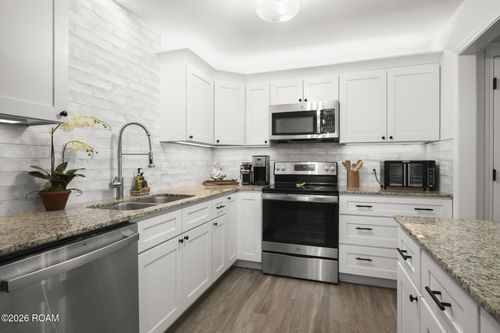7605 N Jefferson Pl Circle, Baton Rouge, LA, 70809 | Card Image