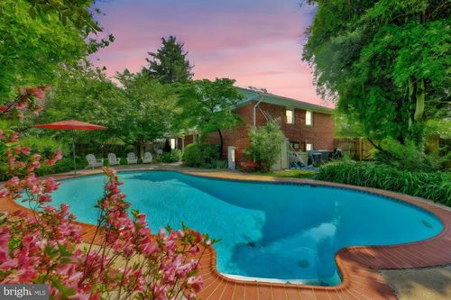 7030 Santa Maria Ct, MCLEAN, VA, 22101-3410 | Card Image