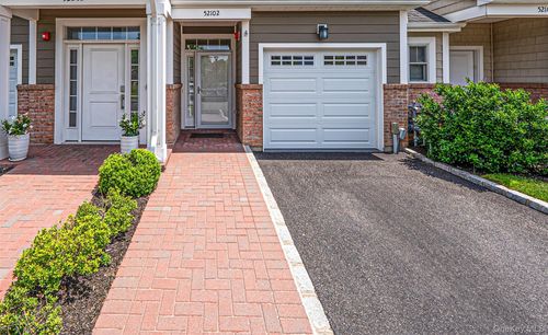 52102 Beech Tree Ln, Plainview, NY, 11803-2170 | Card Image