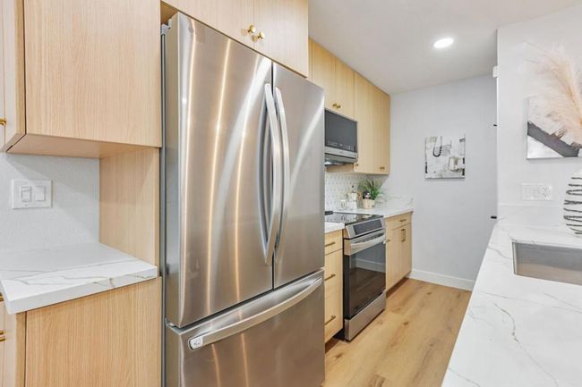 APT-3 - 832 Gilchrist Dr, Townhouse with 2 bedrooms, 1 bathrooms and 2 parking in San Jose CA | Image 11