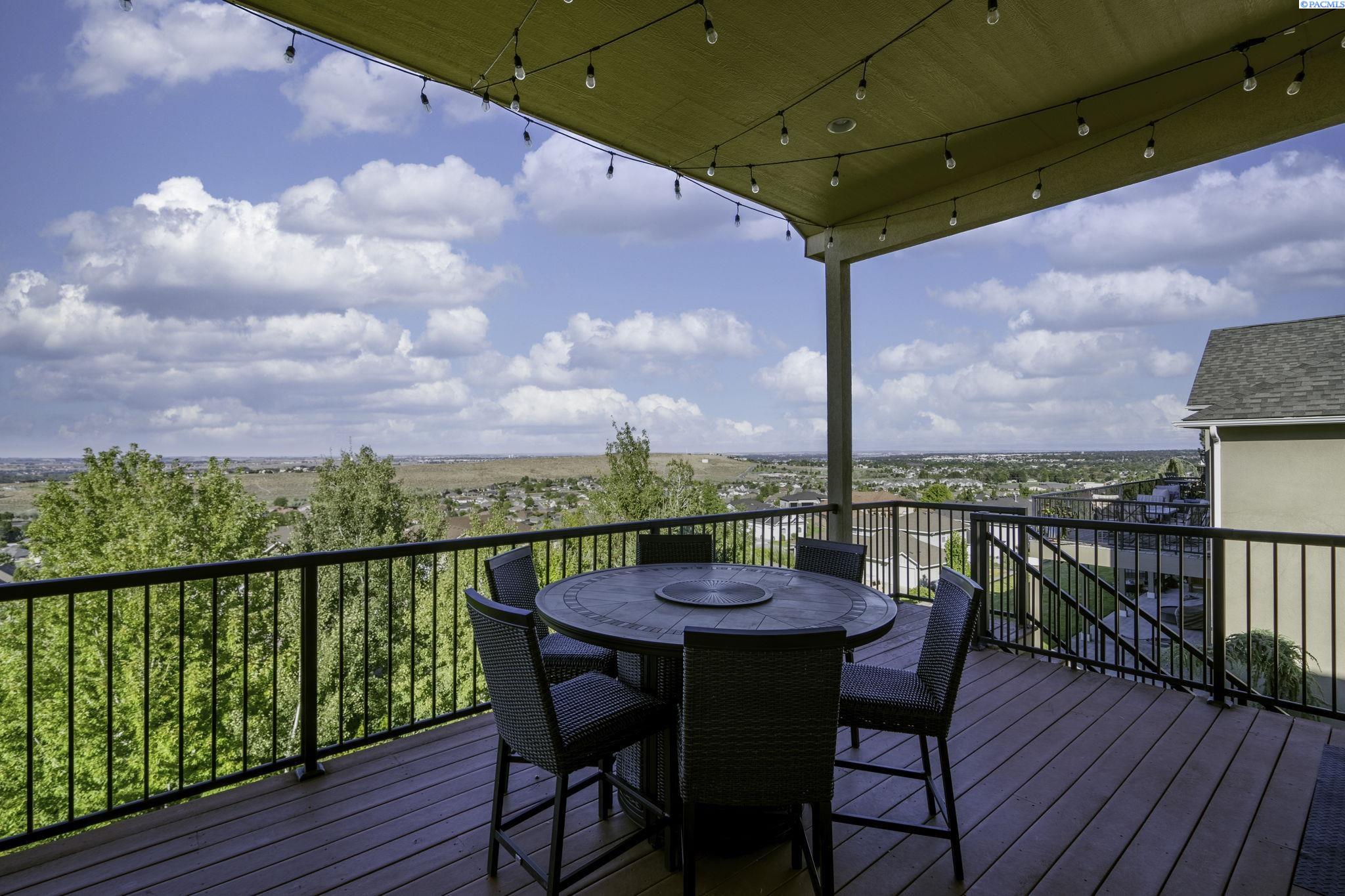 White Bluffs St, Richland, WA 99352