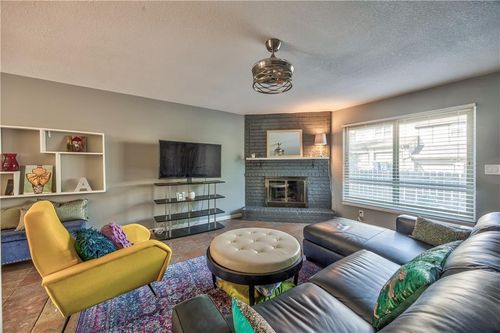 127 W Bannister Rd, Kansas City, MO, 64114-4010 | Card Image