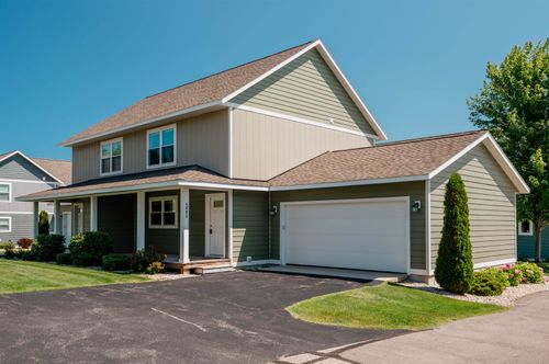 4082 Haverhill Ct, Traverse City, MI, 49684-8619 | Card Image