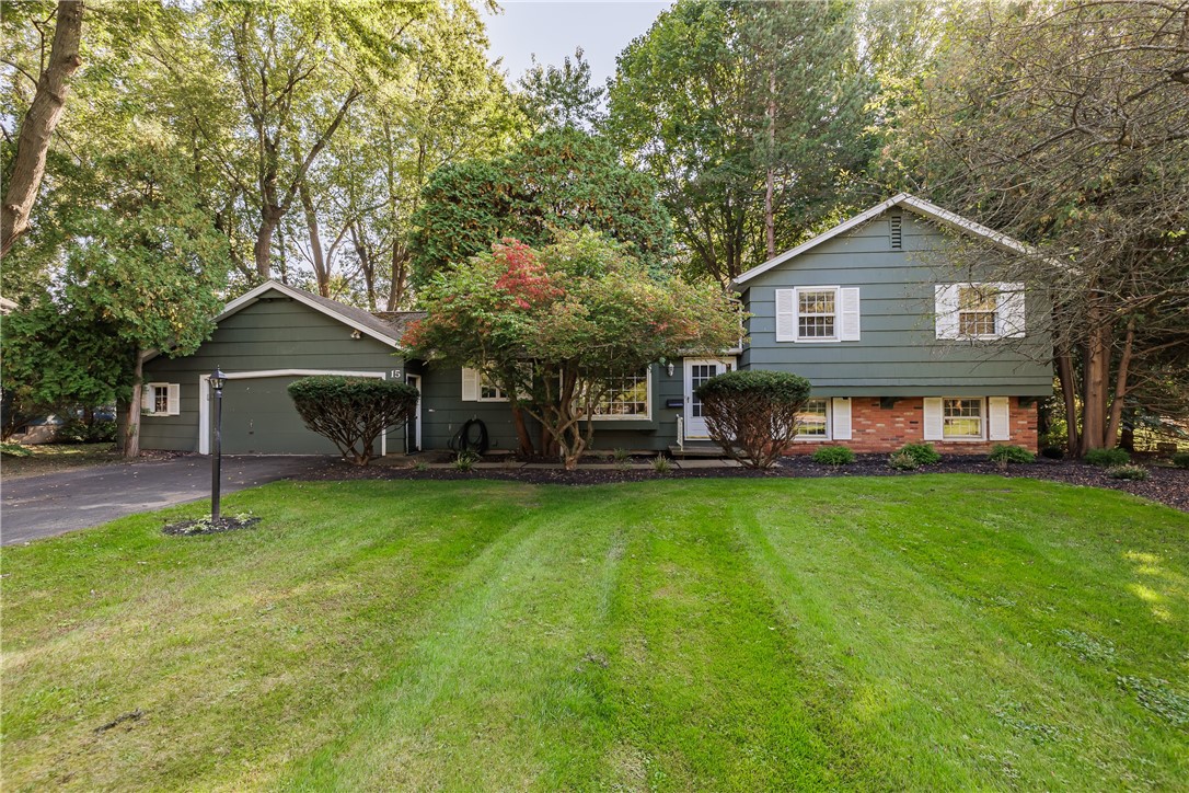 Willowbend Dr, Penfield, NY 14526