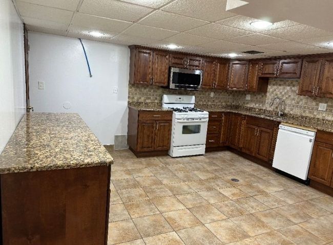 6545 N Evangeline St, House other with 3 bedrooms, 2 bathrooms and null parking in Dearborn Heights MI | Image 6