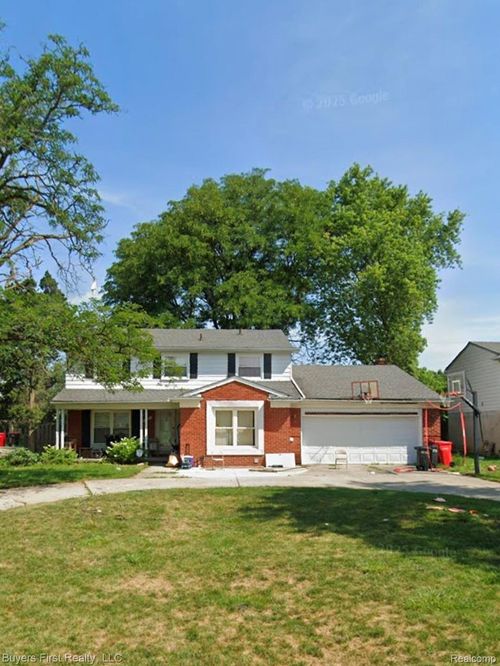 17150 Hilton St, Southfield, MI, 48075-7015 | Card Image