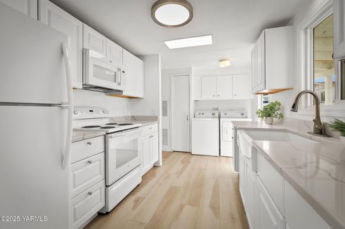 unit-32-802 N 40th Ave, Yakima, WA, 98908-2456 | Card Image