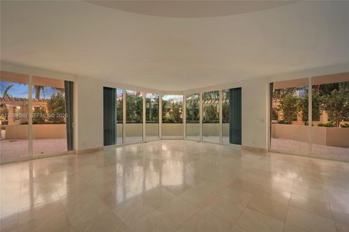 303-300 S Pointe Dr, Miami Beach, FL, 33139-7339 | Card Image