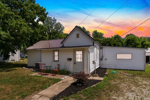108 W Smith St, South Whitley, IN, 46787-1406 | Card Image