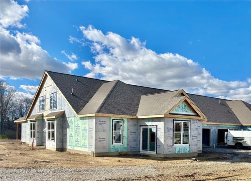 109a-105 Independence Dr, Cabot, PA, 16023-2107 | Card Image