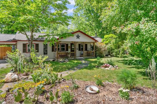 105 7th St, Black Mountain, NC, 28711-3148 | Card Image