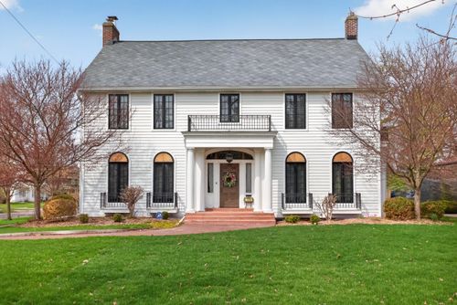 1714 4th St, Jackson, MI, 49203-4036 | Card Image