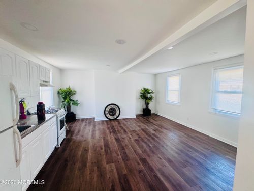 c-54 W Front Street, Keyport, NJ, 07735 | Card Image