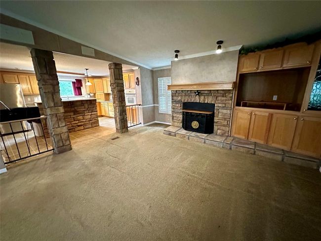 4064 Griffin Grove St, House other with 3 bedrooms, 2 bathrooms and 2 parking in Silsbee TX | Image 11