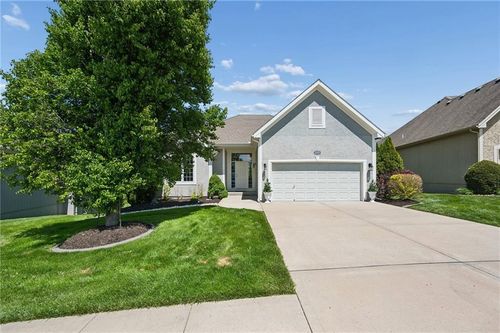 11005 N Cosby Ave, Kansas City, MO, 64154-1926 | Card Image
