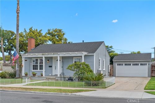 320 E 44th Way, Long Beach, CA, 90807-1406 | Card Image