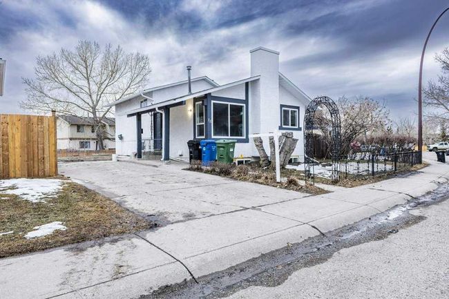 15 Castlepark Way Ne, Home with 5 bedrooms, 2 bathrooms and 2 parking in Calgary AB | Image 31