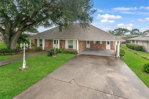 527 Avenue K, Marrero, LA, 70072-1726 | Card Image