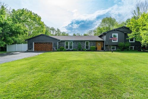 2165 Stewart Rd, Sugarcrk Twp, OH, 45385-9323 | Card Image
