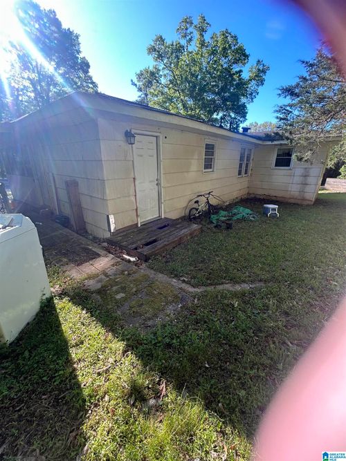 1224 Lynn Acres Dr, Birmingham, AL, 35215-5906 | Card Image