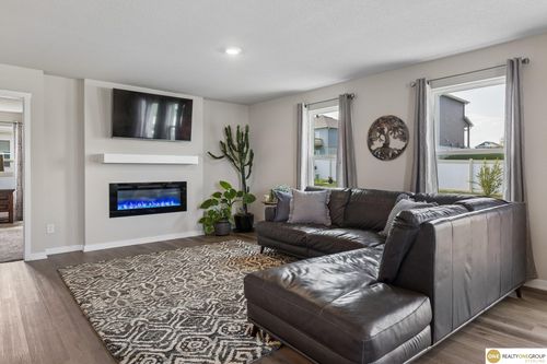11452 Sunburst Dr, Papillion, NE, 68046-5044 | Card Image