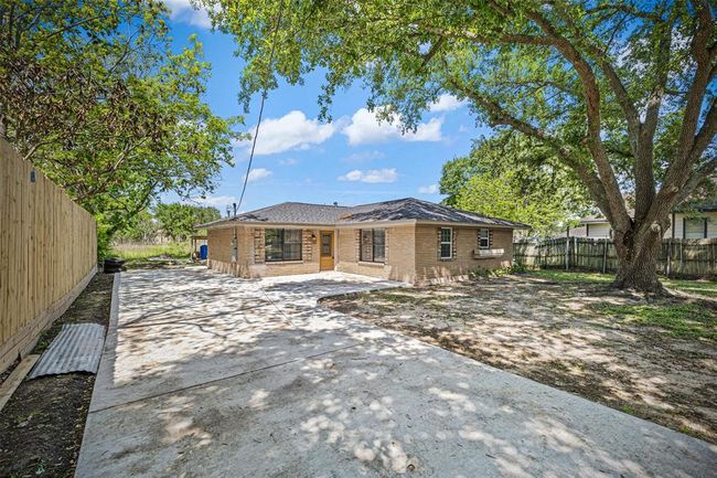 638 Cleo St, House other with 3 bedrooms, 2 bathrooms and null parking in Fresno TX | Image 17