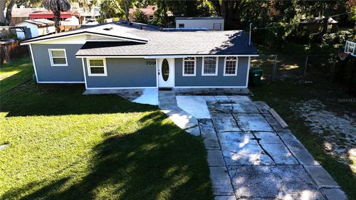 705 Poinsettia Ave, FRUITLAND PARK, FL, 34731-2019 | Card Image