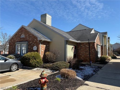 11-4466 Darrow Rd, Stow, OH, 44224-1867 | Card Image