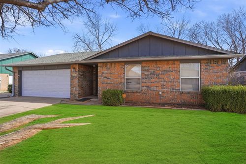 110 Peggy Dr, Elk City, OK, 73644-1222 | Card Image