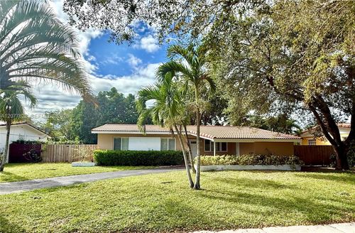 o-1340 Miami Springs Ave, Miami Springs, FL, 33166-3126 | Card Image