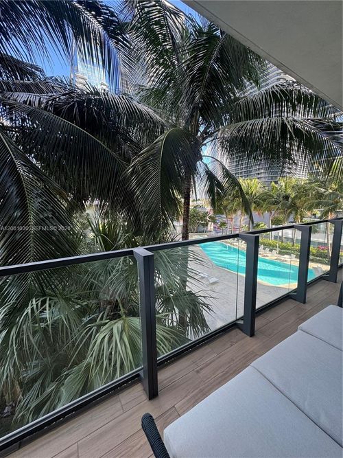 805-88 Sw 7th St, Miami, FL, 33130-3691 | Card Image