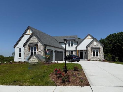 W214N6683 Fairview Drive, Menomonee Falls, WI, 53051 | Card Image