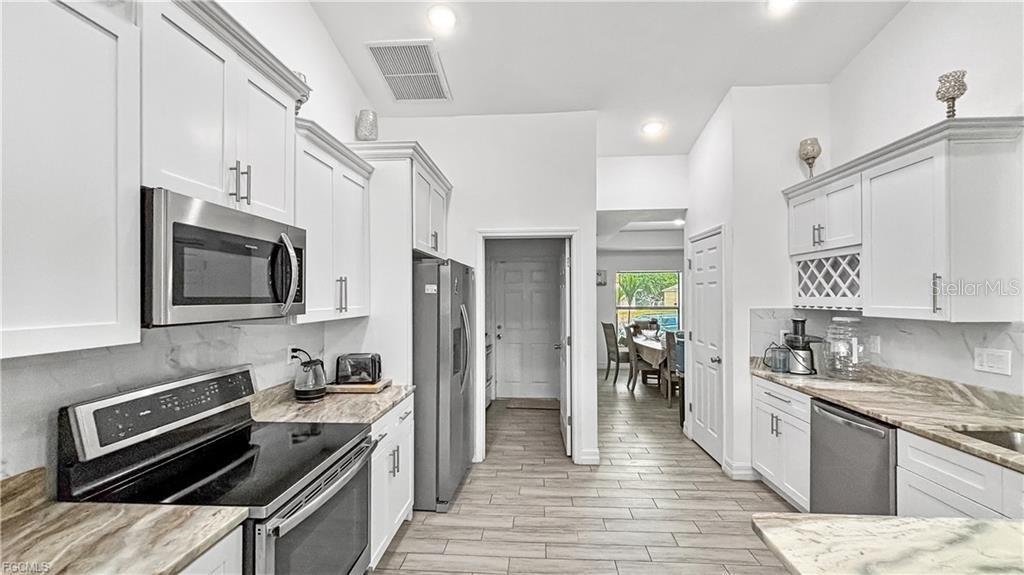 Residential in LEHIGH ACRES 4