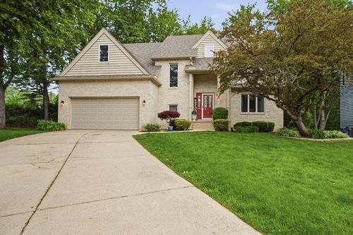 5204 Woodmere Ct, Valparaiso, IN, 46383 | Card Image