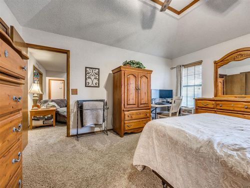 1808 Se 15th St, Moore, OK, 73160-8014 | Card Image