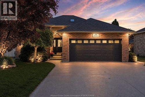944 Imperial Cres, Windsor, ON, N9G2T2 | Card Image