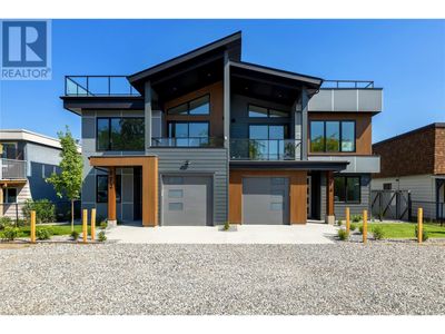 975 Cawston Ave, Townhouse with 4 bedrooms, 3 bathrooms and 2 parking in Kelowna BC | Image 1