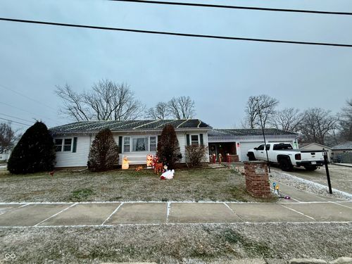 129 E Center St, Williamsport, IN, 47993-1209 | Card Image