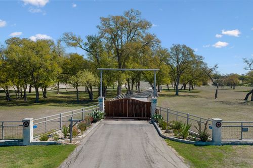 521 Bluff Creek Road Road, Center Point, TX, 78010 | Card Image