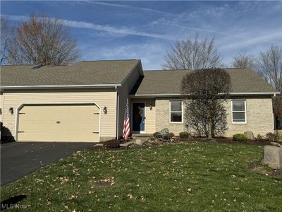 211 Golf Drive, Condo with 2 bedrooms, 2 bathrooms and null parking in Cortland OH | Image 1