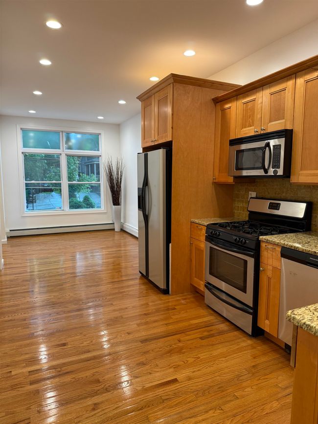 APT-1E - 720 Boulevard E, Condo with 2 bedrooms, 2 bathrooms and null parking in Weehawken NJ | Image 6