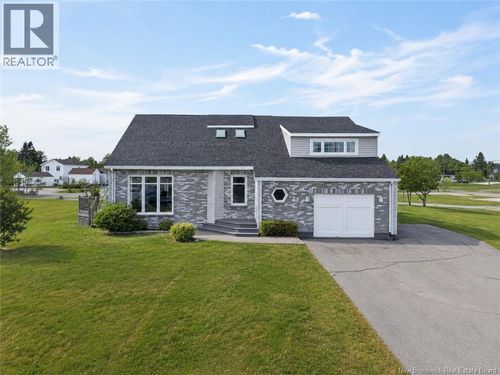 116 Des Champs St, Lamèque, NB, E8T1E7 | Card Image