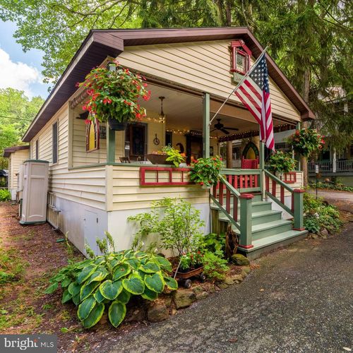 311 6th St, MOUNT GRETNA, PA, 17064-6098 | Card Image