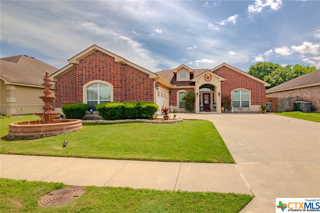 Lake Forest Dr, Victoria, TX 77904