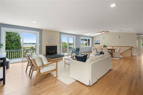 55 W Main Rd, Little Compton, RI, 02837 | Card Image