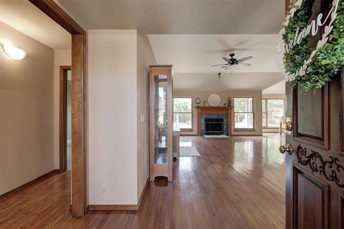 4100 Drawbridge Ln, Norman, OK, 73072-1747 | Card Image