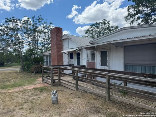559 W Rheiner Ave, Sabinal, TX, 78881 | Card Image