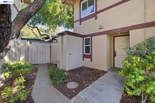 1526 Parkwood Pl, Concord, CA, 94521-2202 | Card Image
