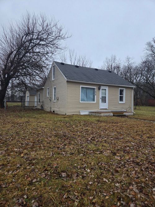 27658 Eton St, Westland, MI, 48186-5105 | Card Image
