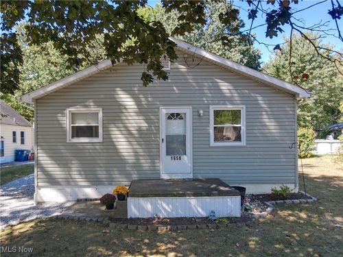 1658 Betz Dr, Akron, OH, 44306-4302 | Card Image
